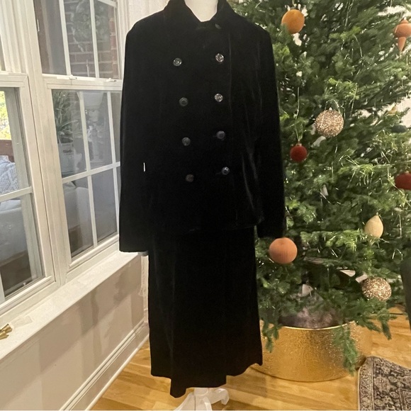 Duck Head  Women Black Velvet 2PS  Suit. Skirt in Jacket  size 12-14 - Picture 10 of 10